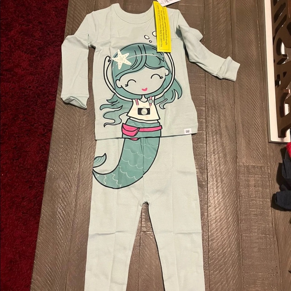 NWT baby girl gap pjs